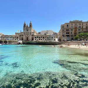 Bay 3*, Saint Julian's Μάλτα