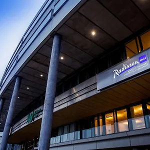 Radisson Blu Airport Terminal מלון ארלנדה