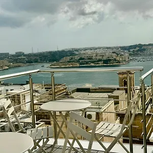 Paulos 4*, Βαλέτα Μάλτα