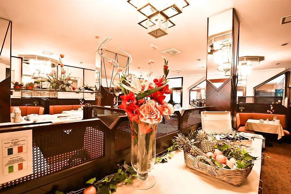 Mercure Hotel Raphael Wien 4*,  Österreich