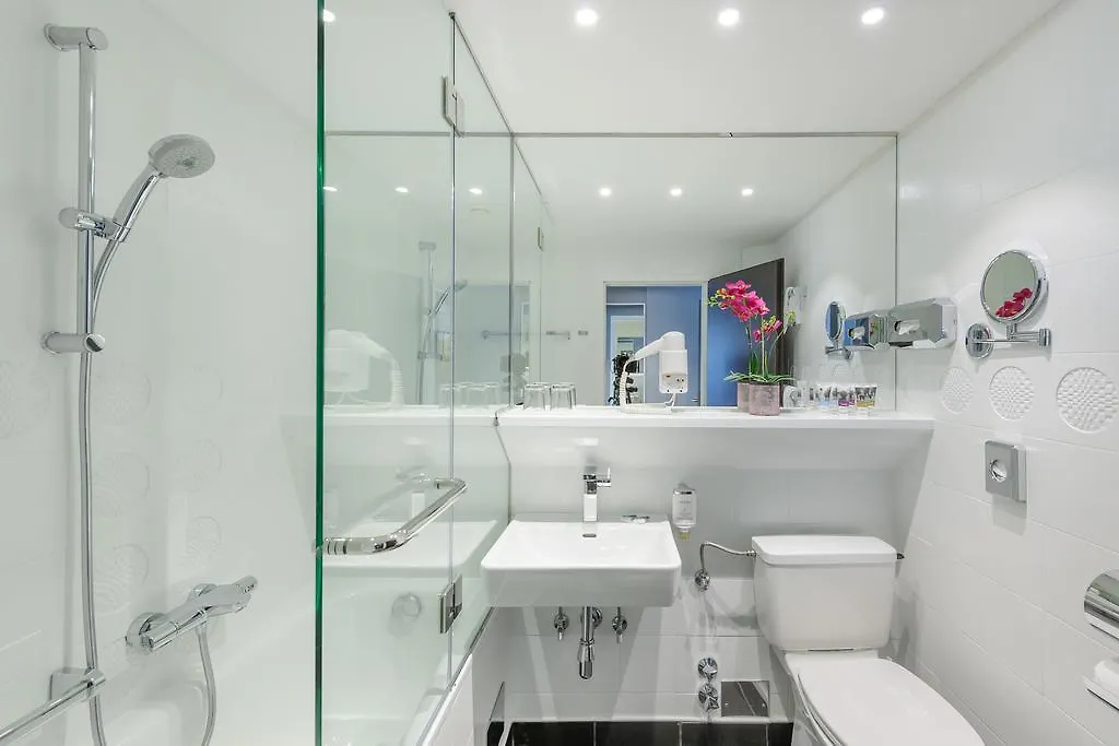 Mercure Hotel Raphael Wien 4*,