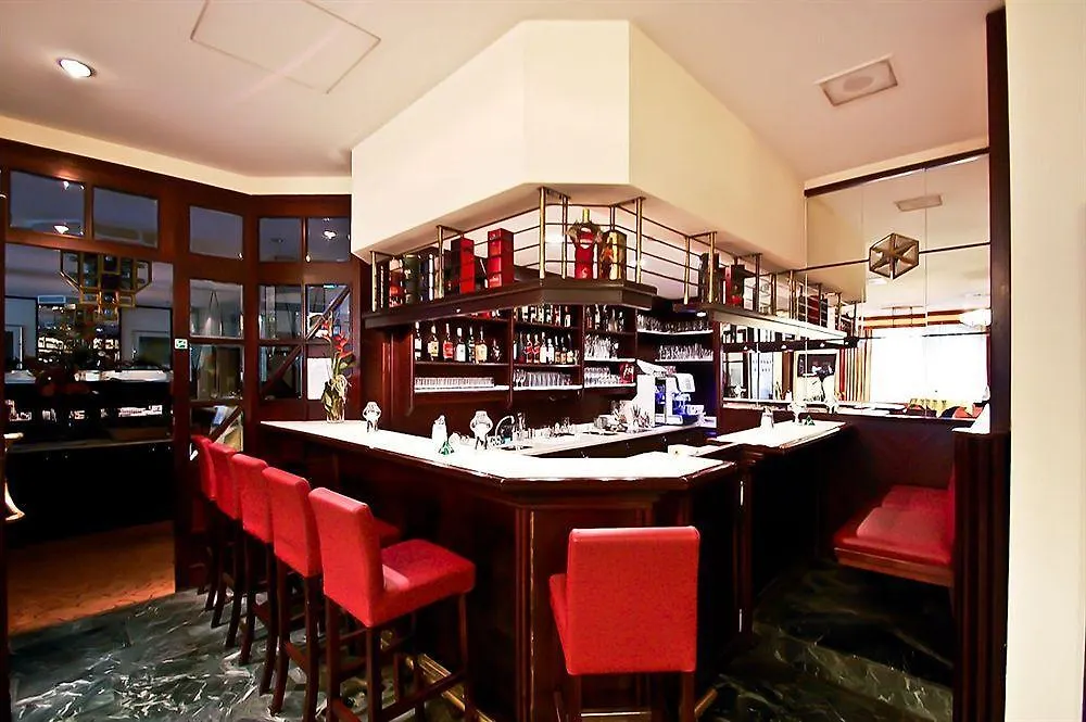 Mercure Hotel Raphael Wien 4*,